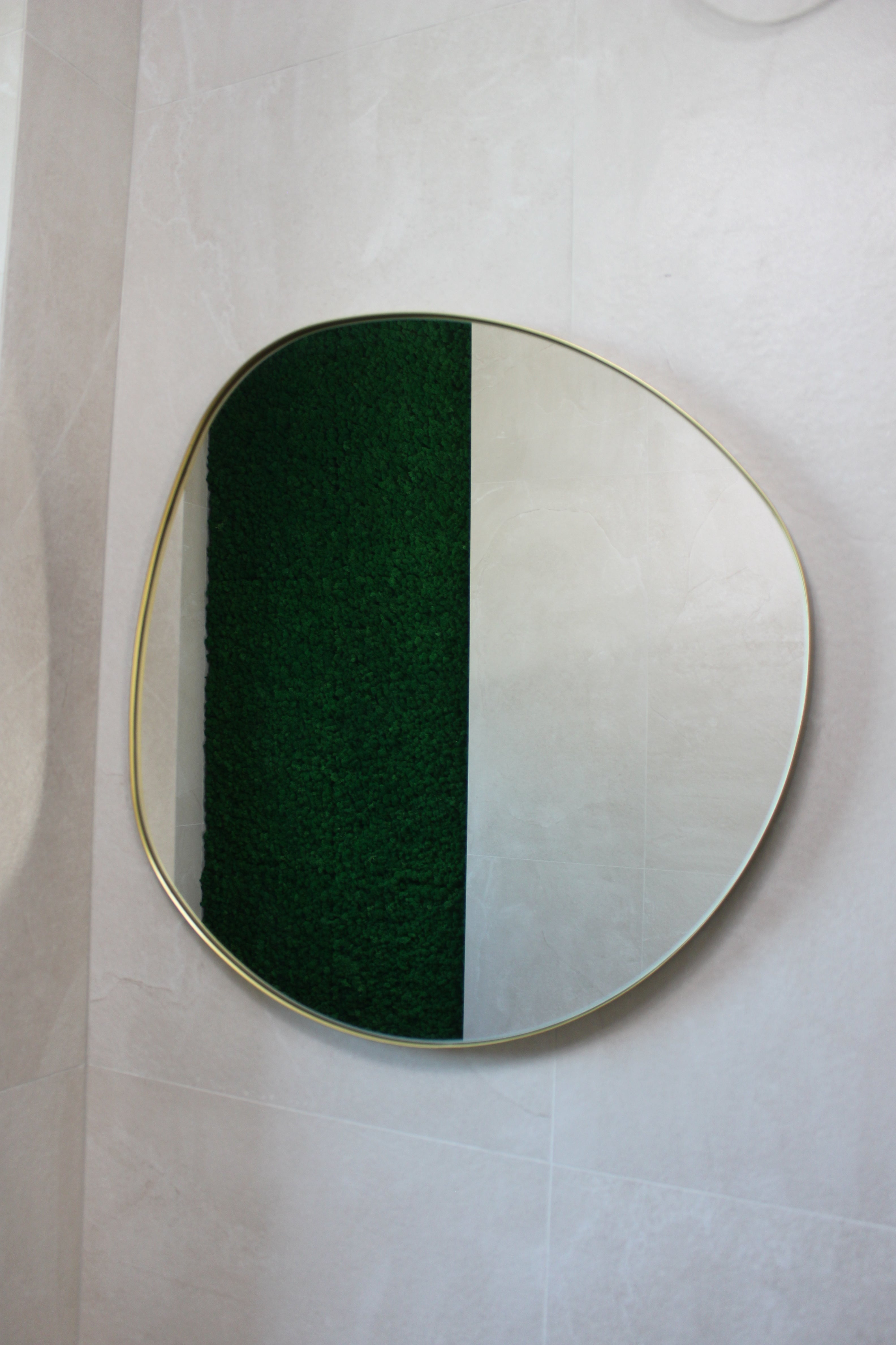 Liwa Mirror